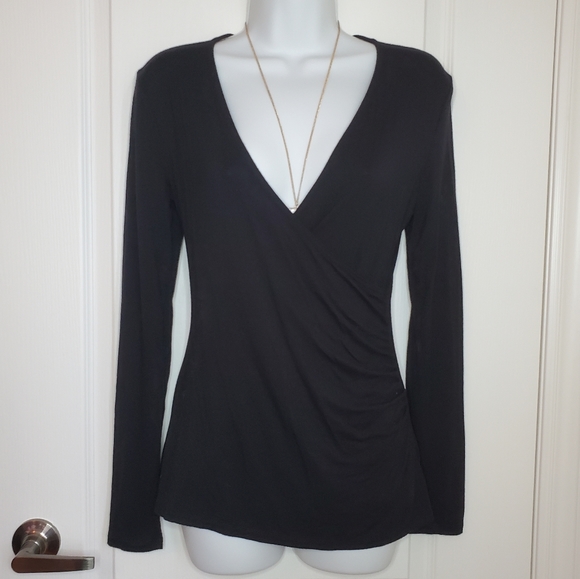 🔥3/$30 Wraparound Long Sleeve - Picture 5 of 9